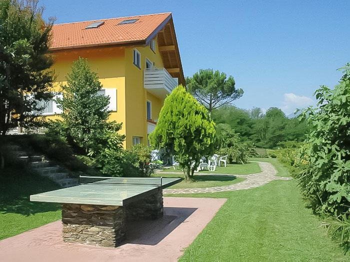 Bellavista A Garten Appartement Mit Pool Colico Exterior photo