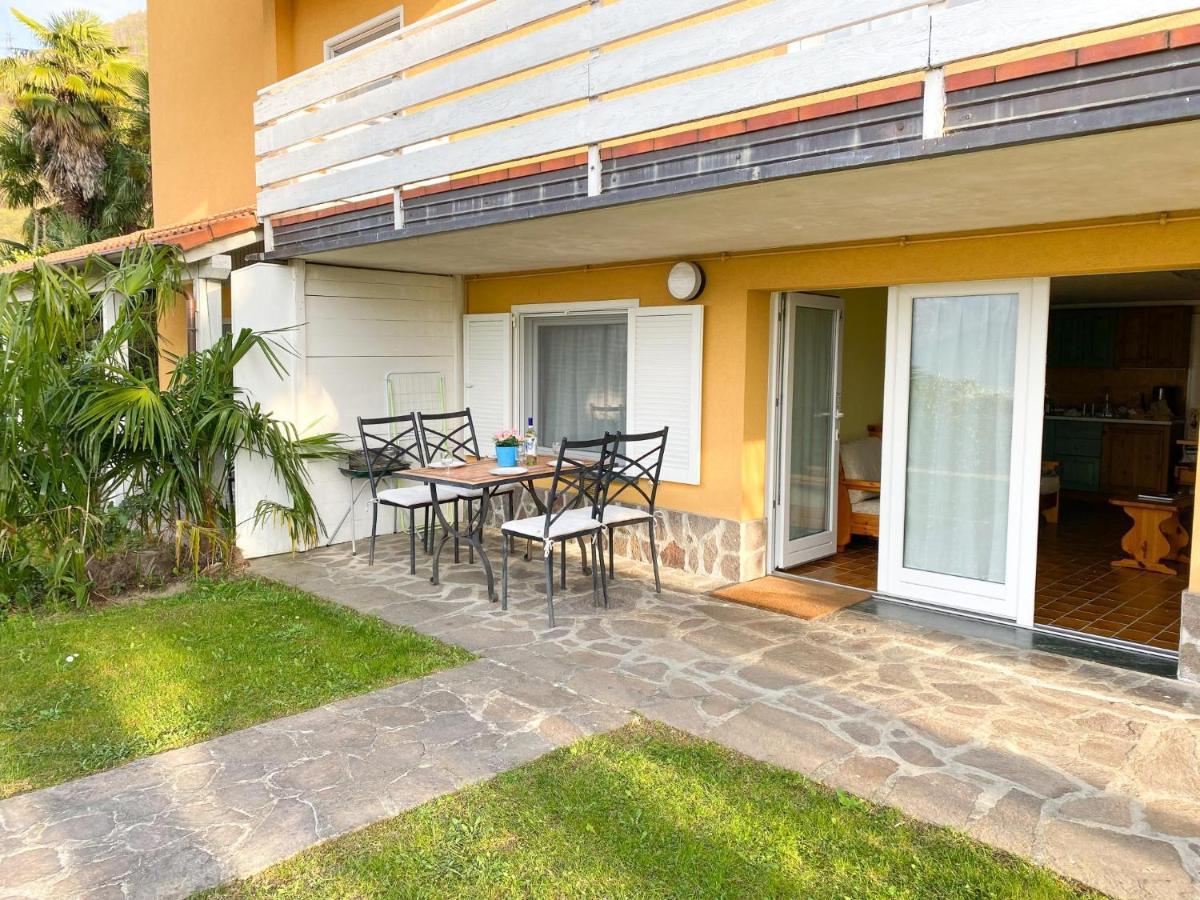 Bellavista A Garten Appartement Mit Pool Colico Exterior photo